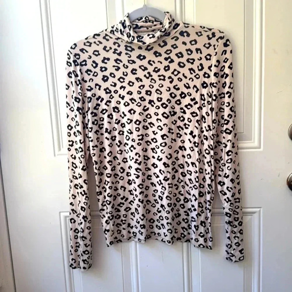 LOFT Women's  Size M Turtleneck Cheetah print - Picture 1 of 4